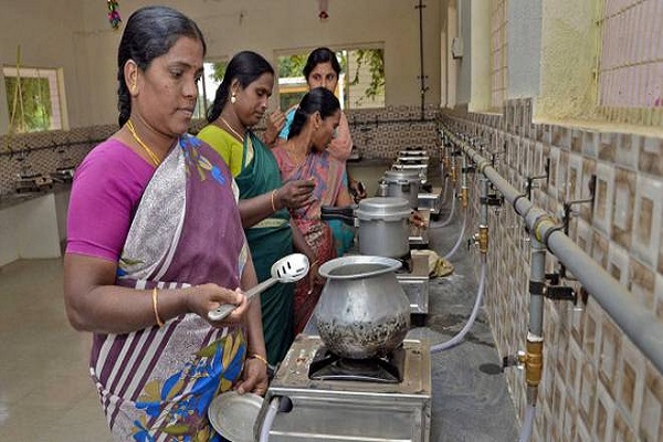 7.74 lakh poor got gas connection