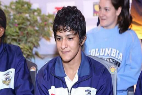 Today will face two phogat sisters in sports steels