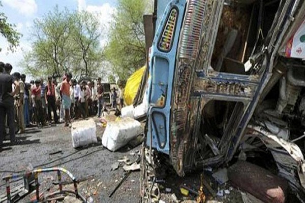 Bihar: 3 killed in auto and truck collision