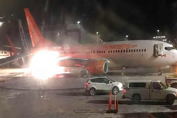 2 aircraft collide at Toronto airport