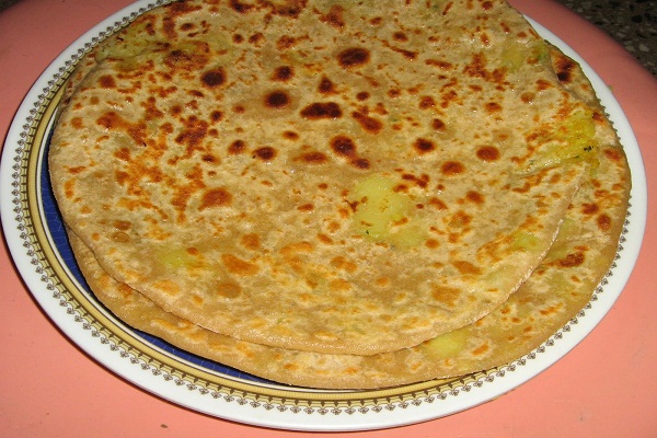 RECIPE: Make lunche in Bikaneri Chana Dal Paratha