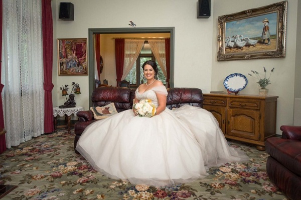 Aaj-gajab: Not at the doli, but the bride sitting here on the cow