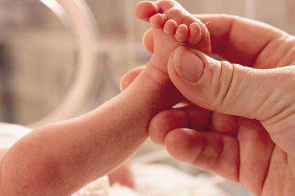 Astonishingly Woman gave birth to 10 days after death