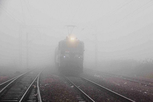 Cold in Delhi, 18 trains canceled