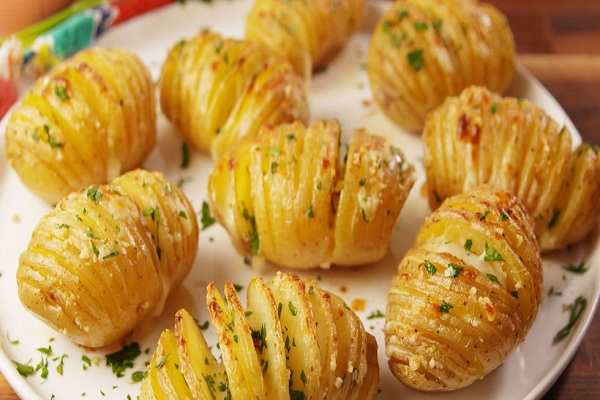 Garlic potatoes made in DINNER