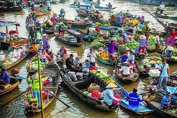 India's first floating market will start in Kolkata in 2018