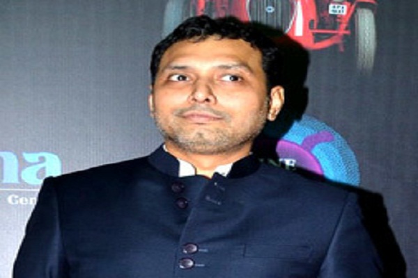 Neeraj Pandey praises 'Ayyar' team