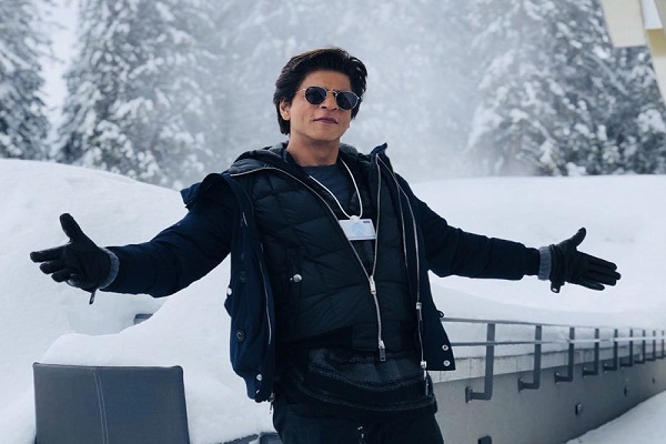 Shahrukh requests to take shelf with Cate Blanchett, Elton John
