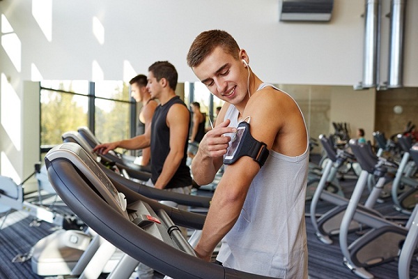 Smartphones can be dangerous in the gym
