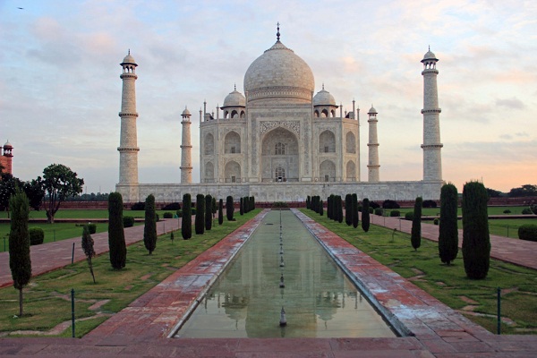 Taj Mahal will now open before sunrise