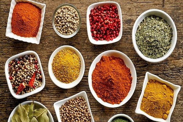 The use of hot spices in winter is very beneficial for health