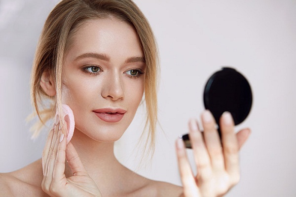Use Talcum powder in makeup