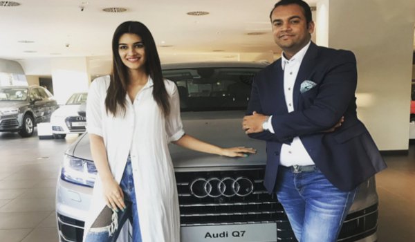 bollywood actress kriti sanon bought new car Audi Q7