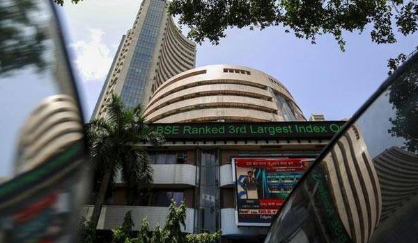 Markets ends on mixed note, Sensex up 21 points