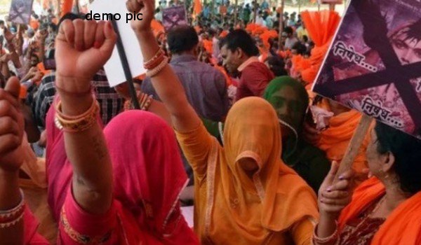 Padmaavat release : Chittorgarh Shri Rajput Karni Sena chief arrested after jauhar threat