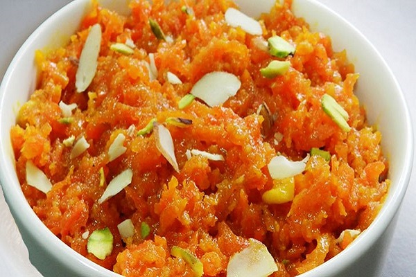 Carrot, milk, saffron prepared carrot pudding is the special dessert of winter