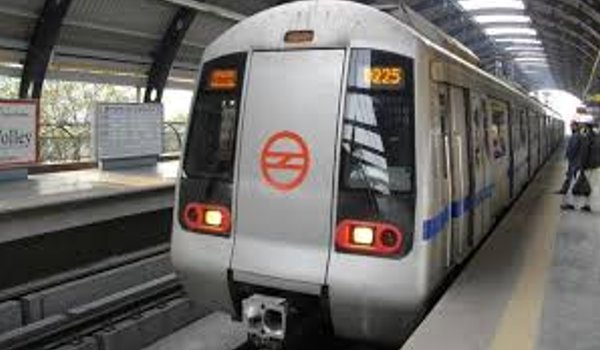 Senior citizen commits suicides at Delhi Metro station