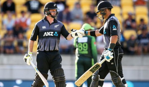 Wellington 1st T20 : New Zealand beat Pakistan by 7 wickets