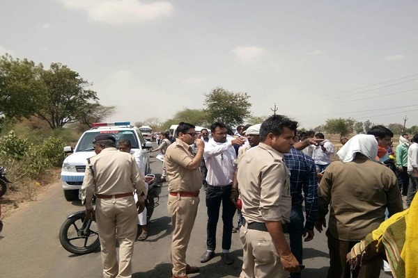 MP: A bus filled with police jaws in the edge of the bike, 4 dead