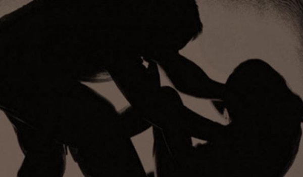 Two Kerala policemen, two others held for teenage girl's rape