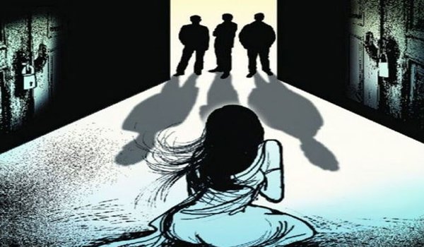 woman gangraped after taking husband hostage in Banda