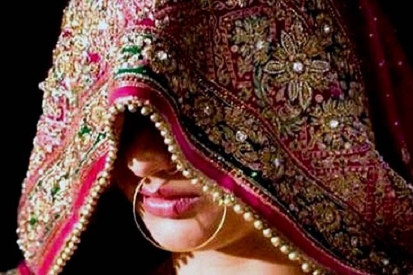 This girl became 18 year old bride, later broke