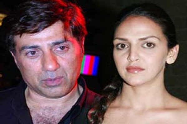 Such Bollywood siblings, which have a large age difference Such Bollywood siblings, which have a large age difference