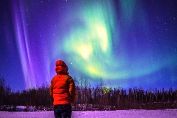 These places change at night, the color of the sky, becomes colorful