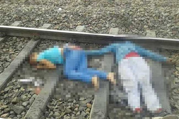 Uttar Pradesh lover couple got cut off by train