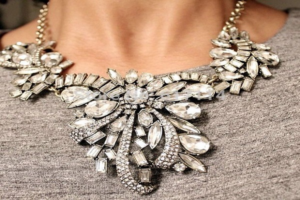 FASHION TIPS - Creating Personality From Selecting The Right Accessory