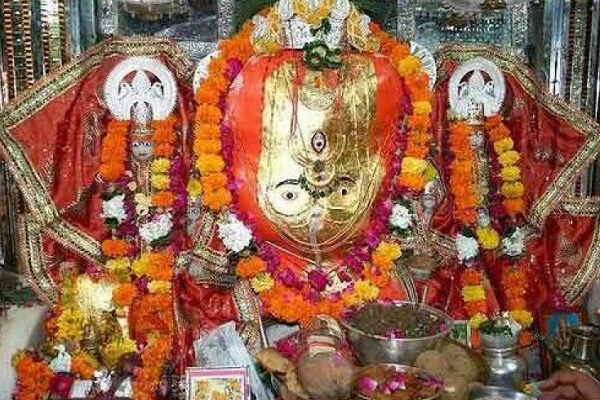 In this temple of India, a letter is given to the person to write an invitation