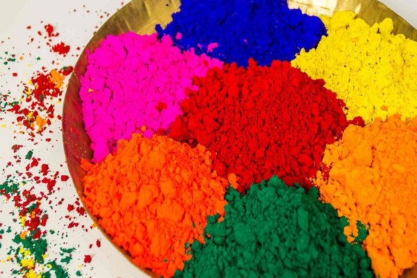 HAPPY HOLI 2018: These precautions take time to buy colors on holi