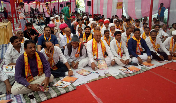 The people of Mali society at festival of Makhi Mandas Maharaj in Sirohi