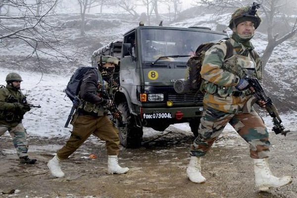 In Jammu and Kashmir encounter, soldier injured (lead-1)