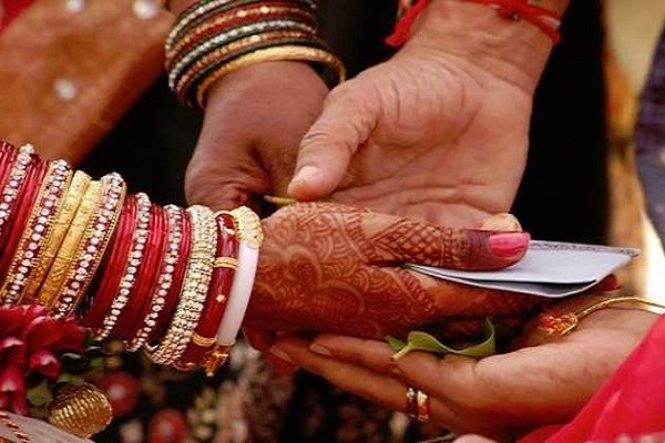 Here the bride has to go for a night before the wedding. In-laws, the reason will surprise you.