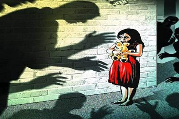 Rape with a minor girl in restaurant
