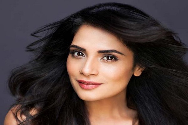 Use this social media as a gift: Richa