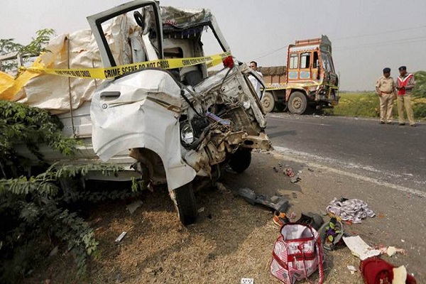 MP: 8 laborers killed in truck overturning in Alirajpur