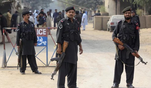 Suicide Bomber Kills at Least 11 at Pakistani Army base