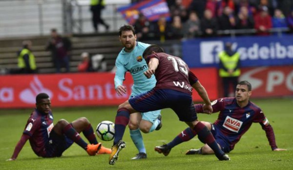 Barcelona wins at Eibar 2-0 before trip to Chelsea in CL