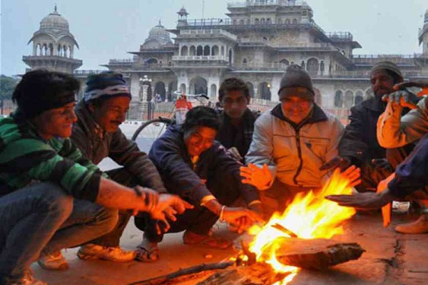 Nights in Jammu and Kashmir chill, the day is hot