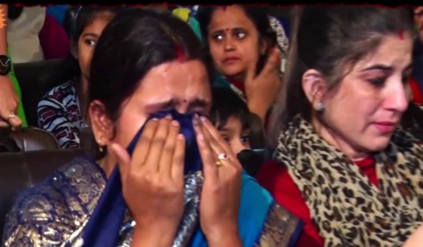 3 lakh people on YouTube heard kya gunah tha mere bachche ka