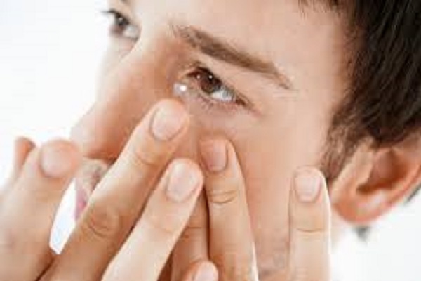 Know the side effects of contact lenses