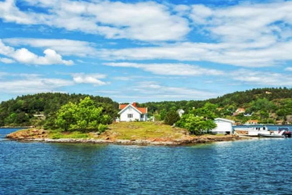 This famous island of India is full of mysteries and adventures.