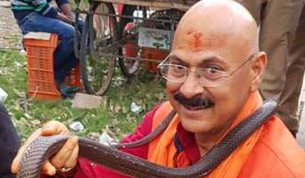 Jharkhand DGP clicked with snake, photo goes viral