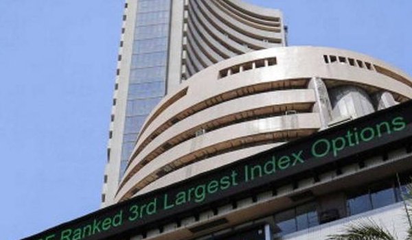 Sensex slumps 407 points on fresh sell off in wall street