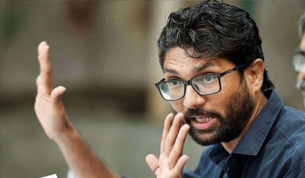 Jignesh Mevani argues with police as detained during protests