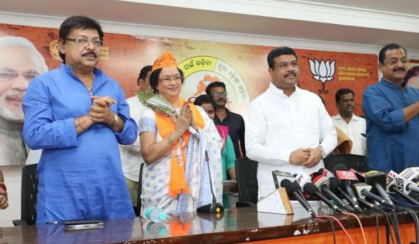Veteran odia actress Mahasweta Ray joins BJP