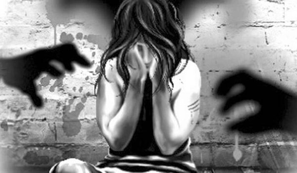 girl raped by son in law in banda