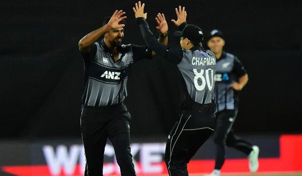 T20 tri series : New Zealand beat England by 12 runs at Wellington